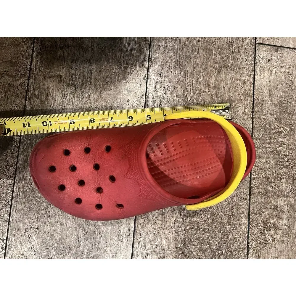 Crocs Classic Shoe Size 10.5 Red - Picture 10 of 13